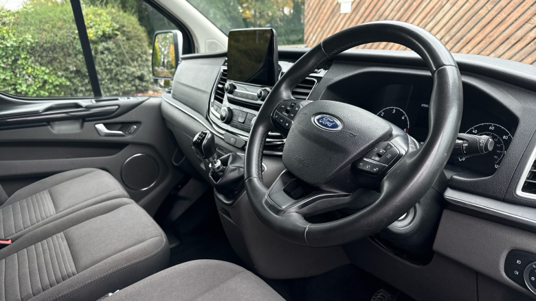 Ford Tourneo Custom Transit Custom Tourneo L2 Diesel Fwd 2.0 EcoBlue Hybrid 130ps L/R 8 Seater Titanium